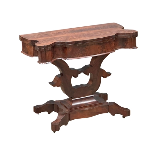 925 - A Mid 19th Century American mahogany turnover tea table. Circa 1840-1860. 86x45x74cm(8)