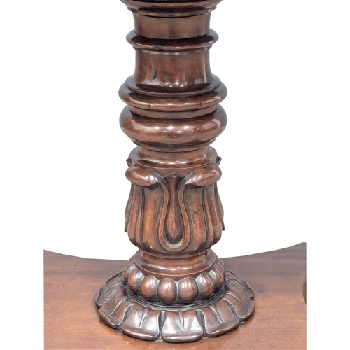 186 - A William IV mahogany turnover tea table on lion paw feet. Circa 1830. 91.5x43.5x74.5cm