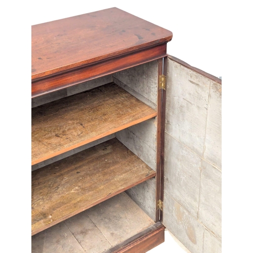 223 - A Late George III mahogany side cabinet with shelves. Circa 1800-1820. 74x43x114cm