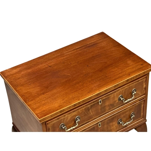 256 - An Edwardian inlaid mahogany Sheraton Revival 2 drawer chest. 60x40x74cm