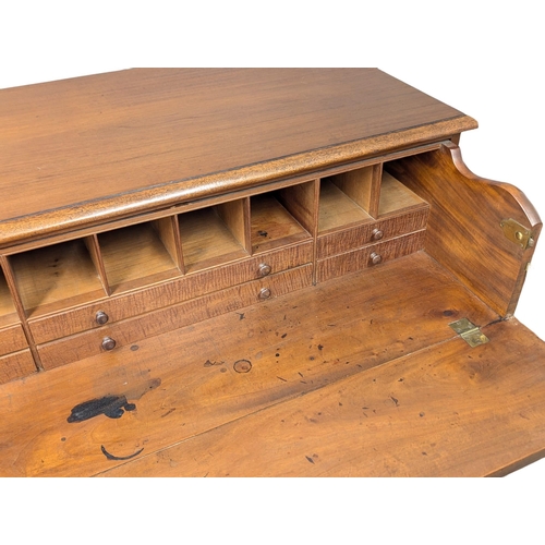 43 - A William IV mahogany secretaire chest of drawers. Circa 1830. 112x54x122cm.