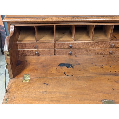 43 - A William IV mahogany secretaire chest of drawers. Circa 1830. 112x54x122cm.