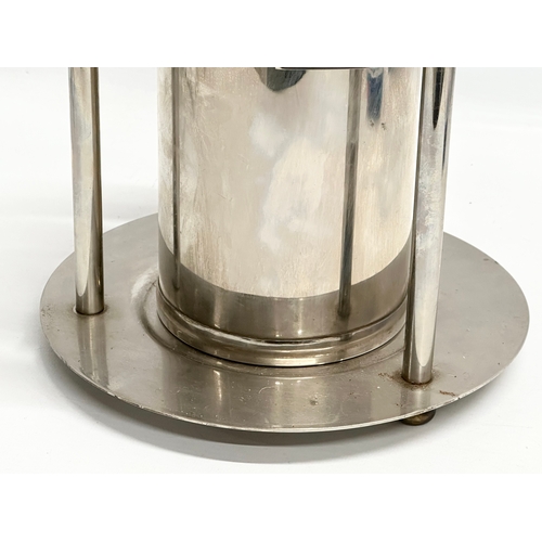 460 - A Mid 20th Century silver plated beer chiller/ ice bucket. 23x21cm.