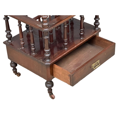 362 - A Late 19th Century Victorian mahogany Canterbury. 54x41x94cm