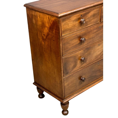 463 - A 19th Century Late William IV/Early Victorian mahogany chest of drawers. Circa 1835-1840. 111x52x11... 