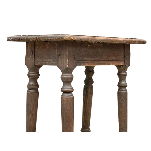 54 - A Late 17th Century Charles II oak joint stool. Circa 1670-1680. 39x26x43cm