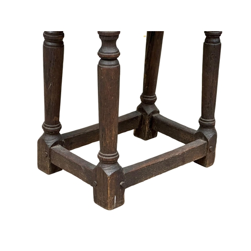 54 - A Late 17th Century Charles II oak joint stool. Circa 1670-1680. 39x26x43cm