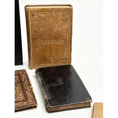 485J - A collection of 19th Century miniature books.