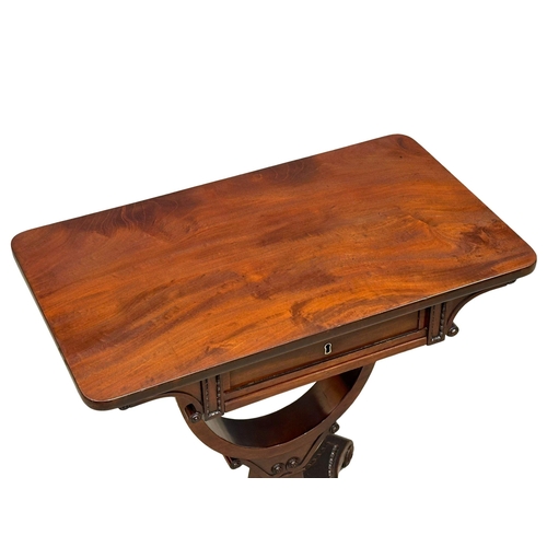 219 - A William IV mahogany pedestal side table with drawer. Circa 1830. 72x42.5x75cm