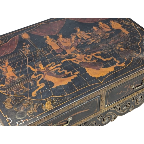 480 - A Japanese lacquered coffee table with 4 drawers. 91x60.5x47cm