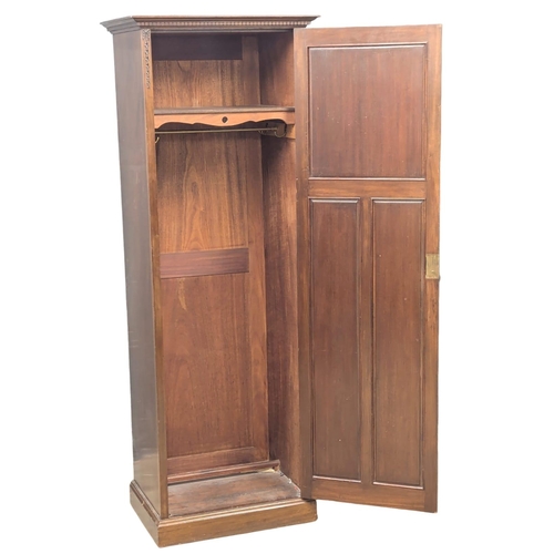 499 - A 1930s mahogany hall robe / cupboard. 70.5x52x196cm