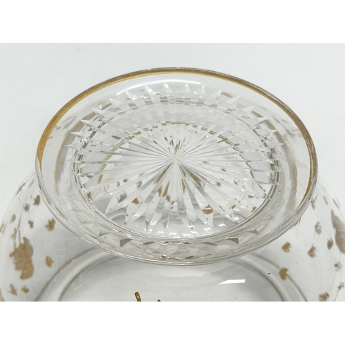 32 - St Louis. A Late 19th Century French gilt glass bowl on a gilded brass base. 16x15cm