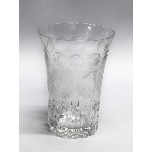 165 - A pair of fine quality glass tumblers. With etched grapes and autumn leaf design. 8.5x11.5cm.