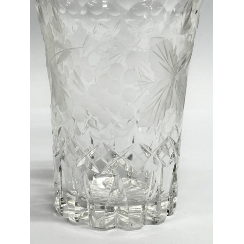 165 - A pair of fine quality glass tumblers. With etched grapes and autumn leaf design. 8.5x11.5cm.