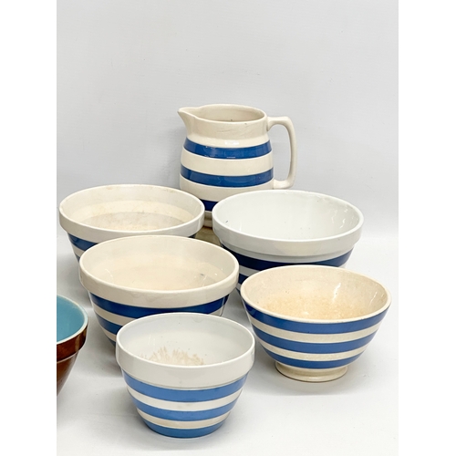 540 - A quantity of vintage Cornish Ware mixing bowls/baking bowls and others.