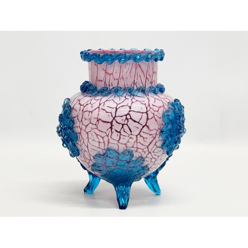 64 - A Late 19th/Early 20th Century art glass vase. In the Harrach/Moser style. 16x20cm