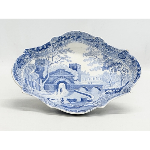 77 - Josiah Spode. A pair of Late 18th Century Spode Pottery dishes. Circa 1780-1790. 22.5x16.5x4cm.