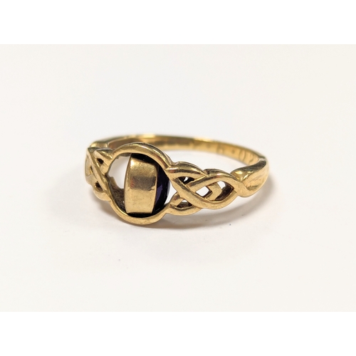 608 - A 9ct gold ring with Celtic design. 2.6gr. Size UK M