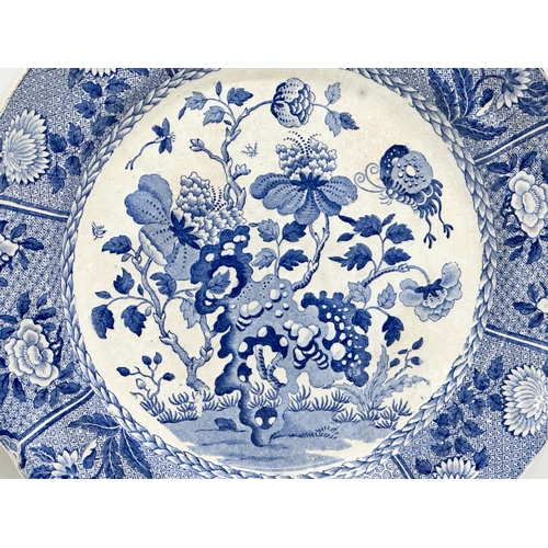 427 - Copeland & Garrett. An Early 19th Century blue and white “India” cabinet plate. 
Circa 1833-1847. 25... 