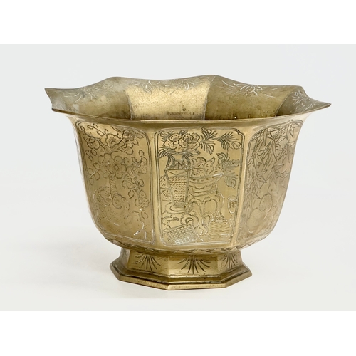 289 - A Late 19th Century Chinese engraved brass jardiniere/planter. 28x17cm