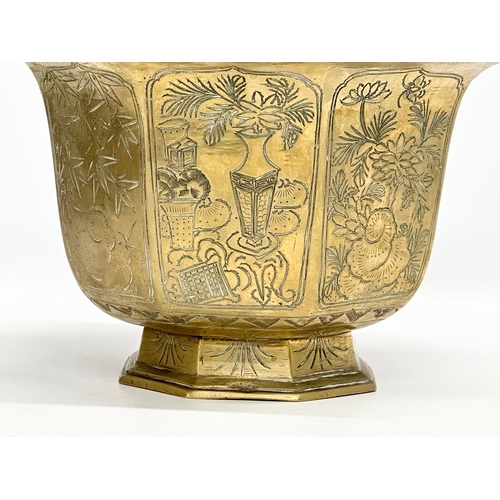 289 - A Late 19th Century Chinese engraved brass jardiniere/planter. 28x17cm