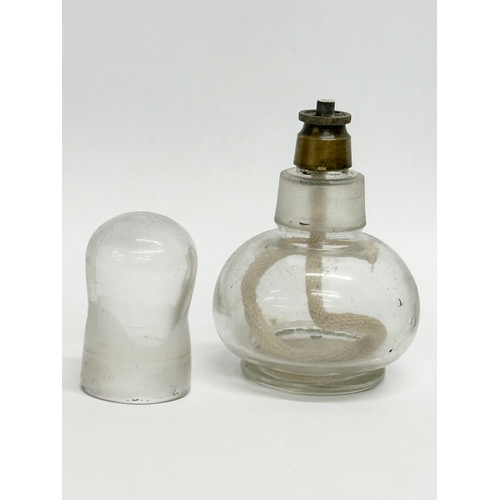 509 - A WWI glass trench lantern. 1914-1918. 13cm