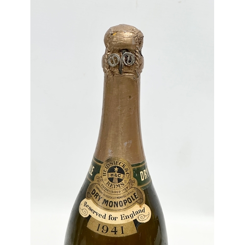 663 - Heidsieck & Co. A Dry Monopole champagne.