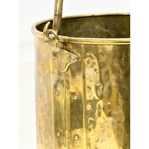 435 - A Late 19th/Early 20th Century brass coal bucket. 36x31x31cm