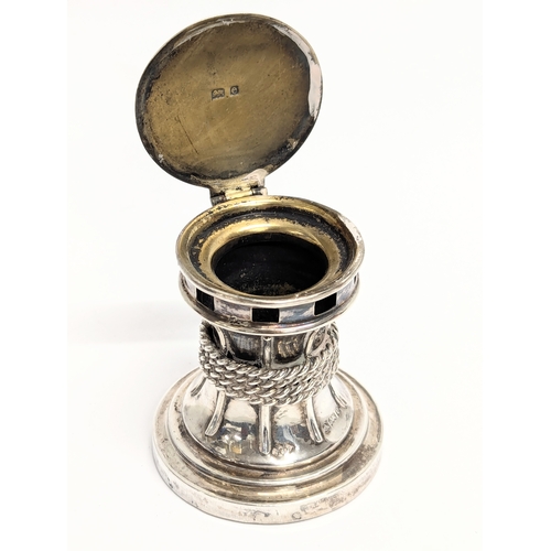 699 - An Early 20th Century silver inkwell by John William Barrett.  Birmingham, 1904. Total 64g