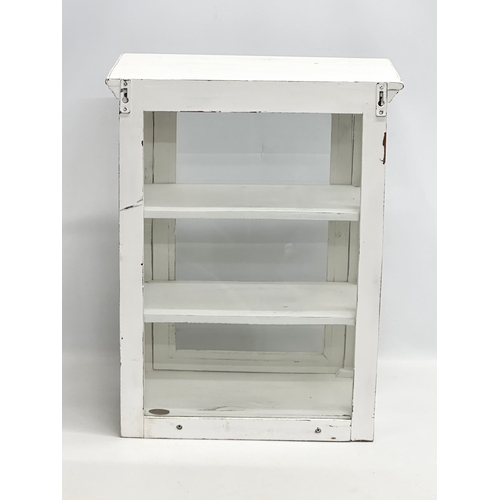 862 - A vintage tabletop medicine cabinet. 45x25x58cm