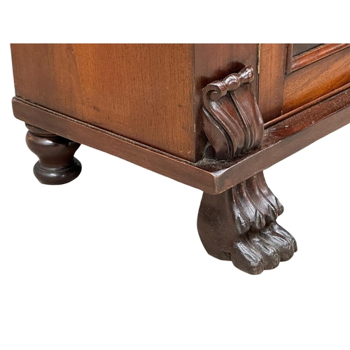 196 - A William IV mahogany side cabinet, with 2 lion paw feet and single drawer. Circa 1830. 93x47x97cm