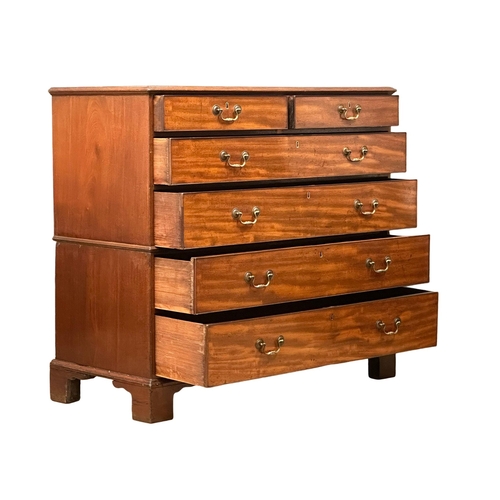 28 - A large good quality George III, Early 19th Century mahogany chest on chest/chest of drawers, with o... 