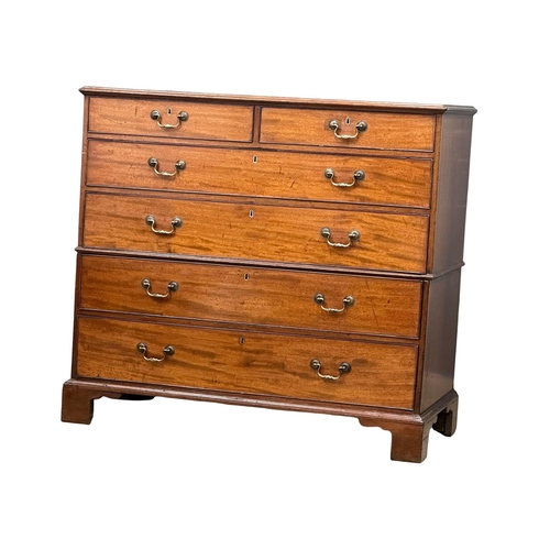 28 - A large good quality George III, Early 19th Century mahogany chest on chest/chest of drawers, with o... 