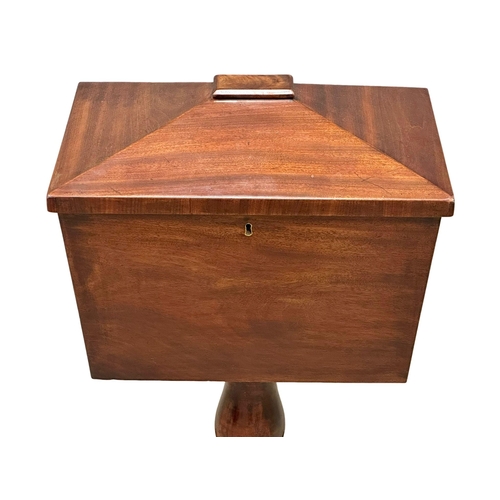 300 - A William IV mahogany cellarette. Circa 1830. 49x33x76cm