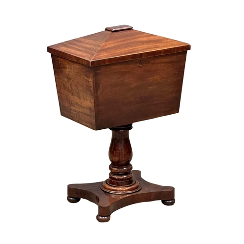 300 - A William IV mahogany cellarette. Circa 1830. 49x33x76cm