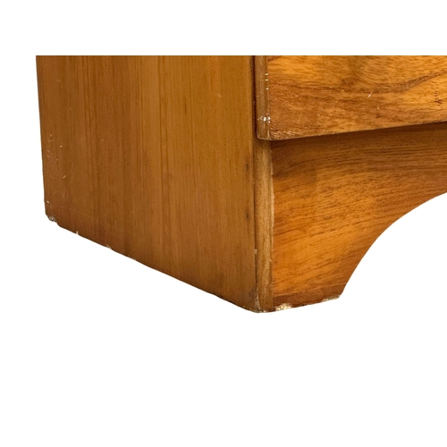 348 - A 1960’s Mid Century teak chest of drawers. 72.5x40x90.5cm