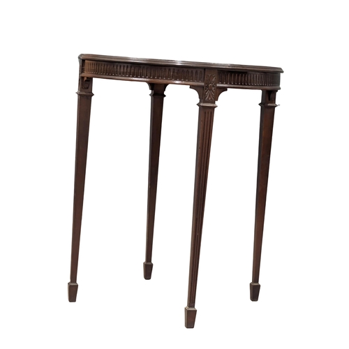 396 - An Early 20th Century Hepplewhite Revival mahogany window table/side table. In the Early 19th Centur... 