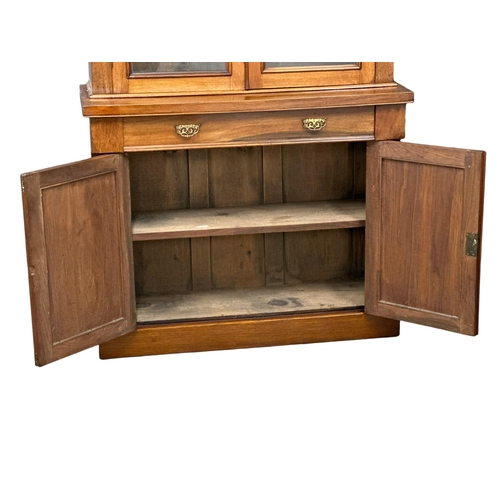 404 - A 19th Century Victorian bookcase. Circa 1870. 104x39x205.5cm