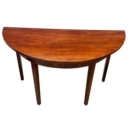 582 - A large George III, Early 19th Century mahogany side table. Circa 1800. 129x57.5x73cm