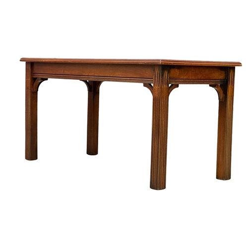 786 - An inlaid mahogany coffee table. In the George III/Chinese Chippendale style. 99x48x50cm