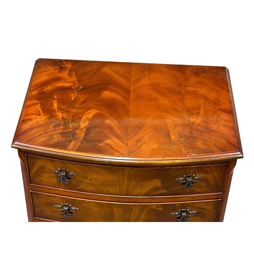 790 - A Georgian style mahogany bow front side chest of drawers on bracket feet. 63x45x78cm