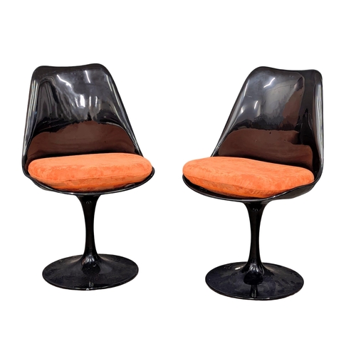 91 - A set of 6 Mid Century tulip chairs in the manner of Rudi Bonzanini.