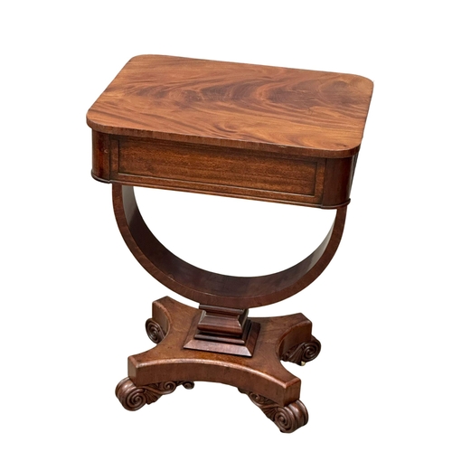 98 - A William IV mahogany pedestal side table. 19th Century. Circa 1830. 56x46x74.5cm