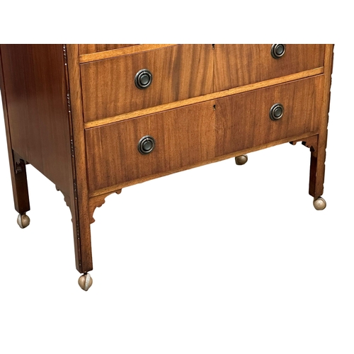 988 - A large Early 20th Century Georgian style mahogany chest of drawers. 95x51x112cm