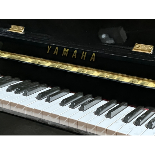 517C - A Yamaha C108 piano. 1990.