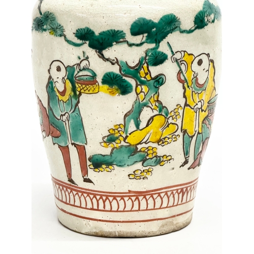 64 - An Early 19th Century Chinese Famille Verte vase. Daoguang Period (1820-1850) Ming Revival. 14x22cm