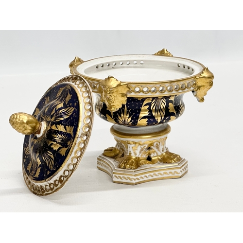 84 - Early Crown Derby. An Early 19th Century gilt potpourri pot with cover. With acorn handle, mask rims... 