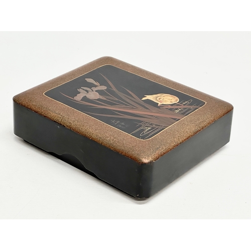 182 - A signed Japanese hand painted lacquered box. 17x20x5.5cm