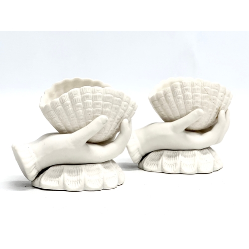 203 - A pair of Late 19th Century Victorian parian hand and shell bowls. 11x6.5x9.5cm