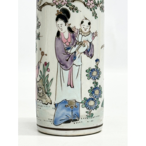 62 - A 19th/Early Century Chinese Famille Verte beaker vase. Late Qing Dynasty/Early Republic. 8.5x16.5cm